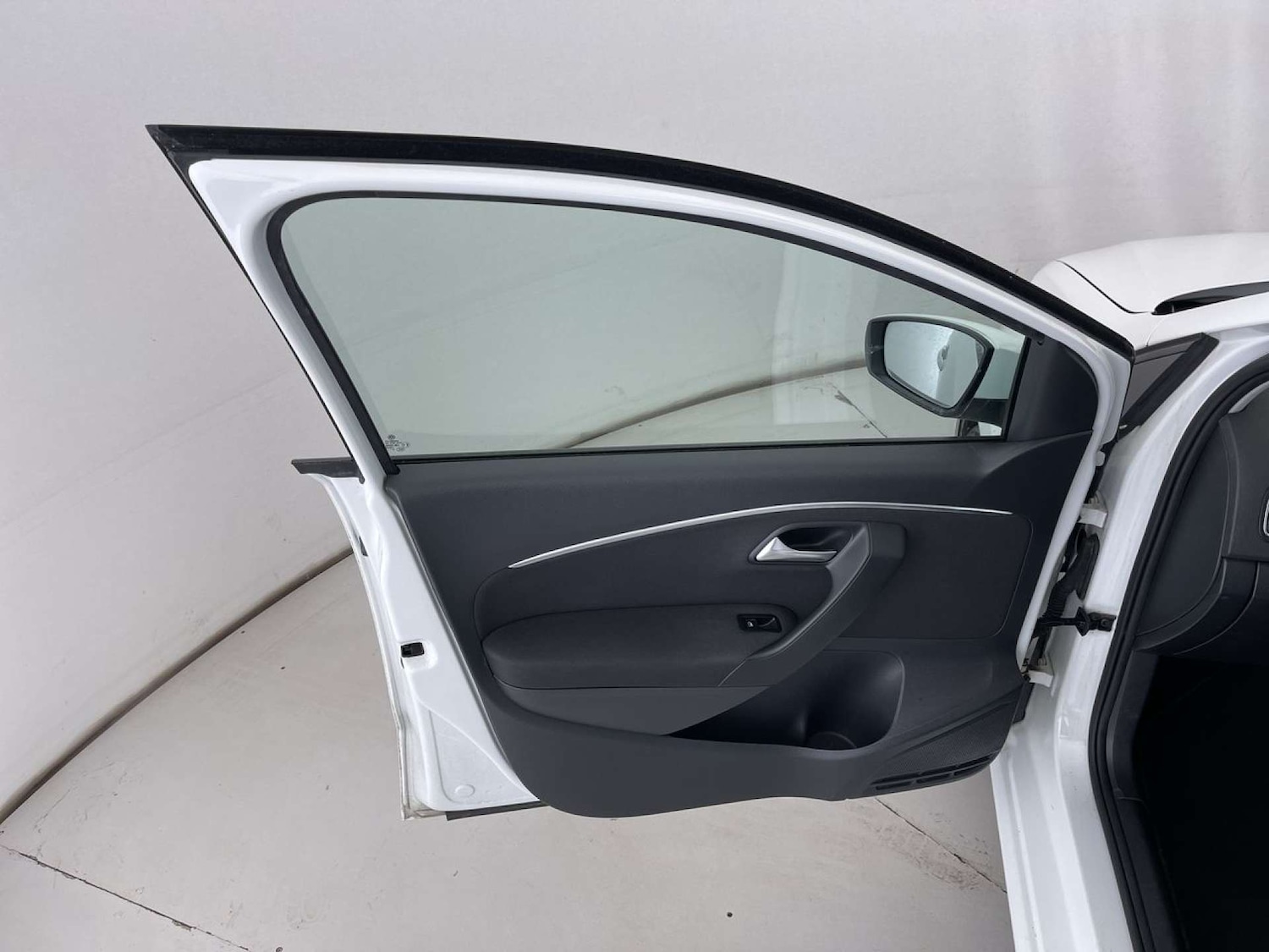 Used Volkswagen Polo 2016 for sale - 76640017: Photo 27