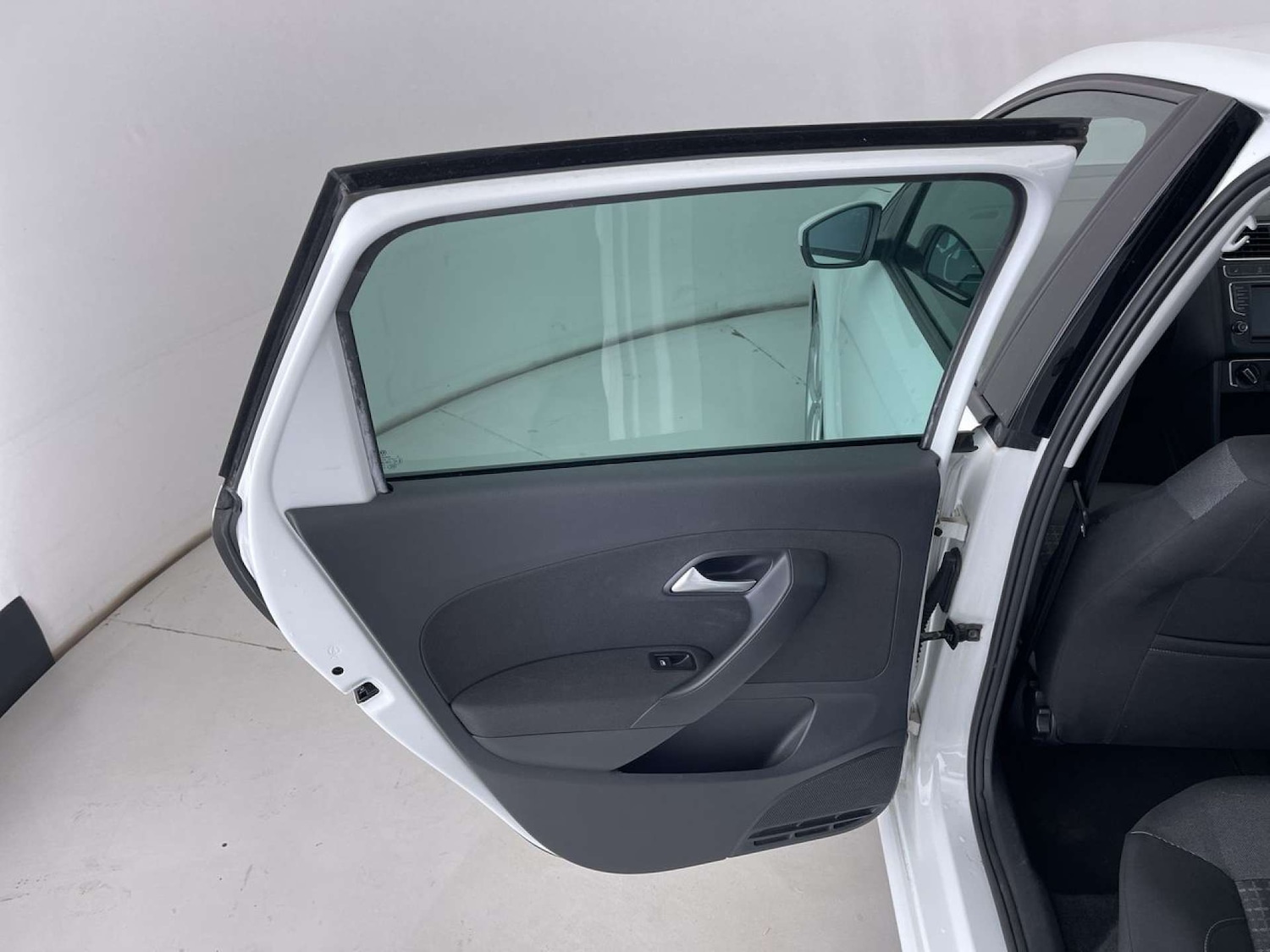 Used Volkswagen Polo 2016 for sale - 76640017: Photo 28