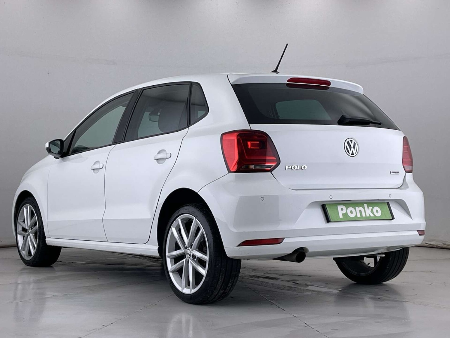 Used Volkswagen Polo 2016 for sale - 76640017: Photo 3