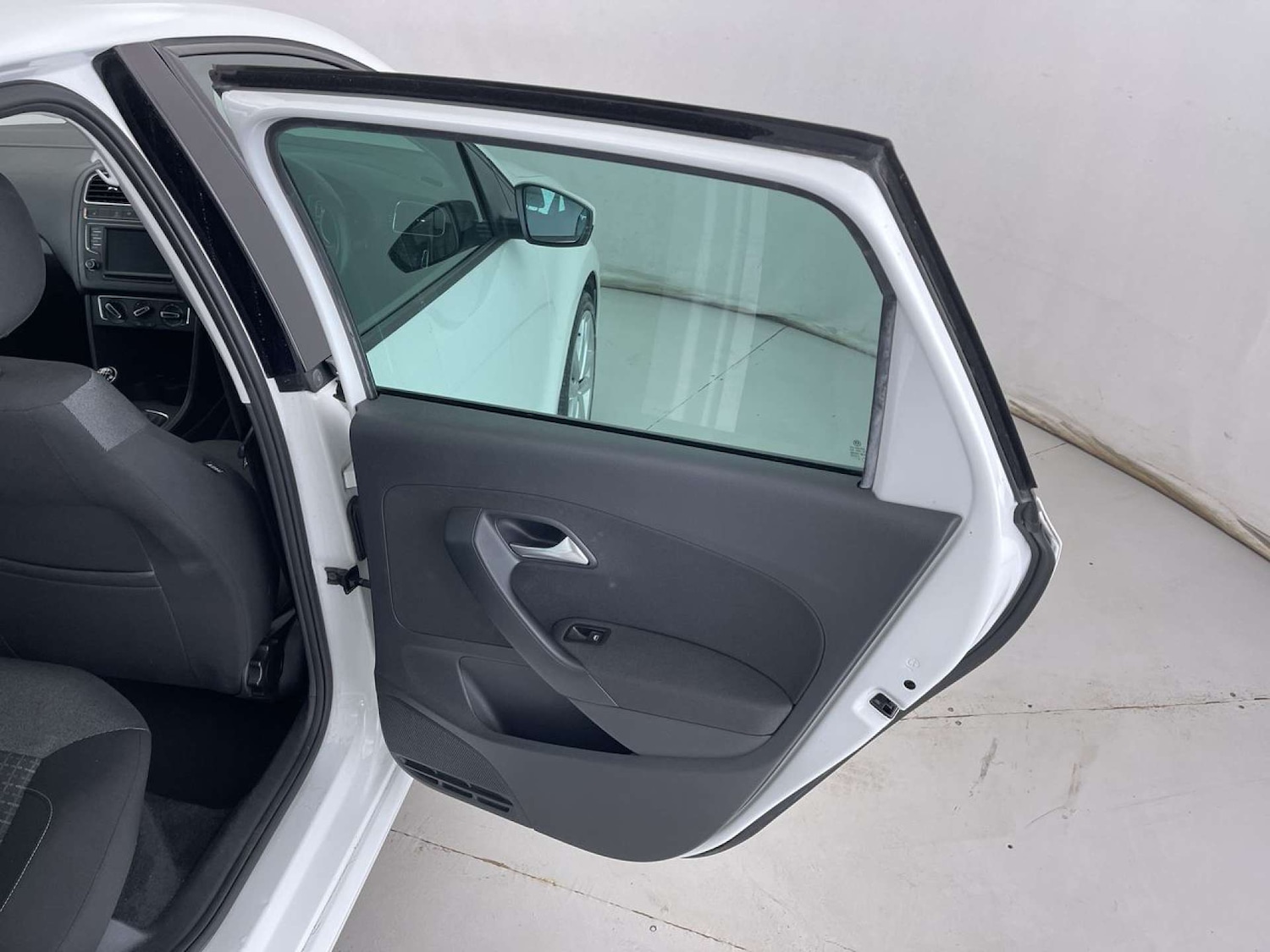 Used Volkswagen Polo 2016 for sale - 76640017: Photo 30