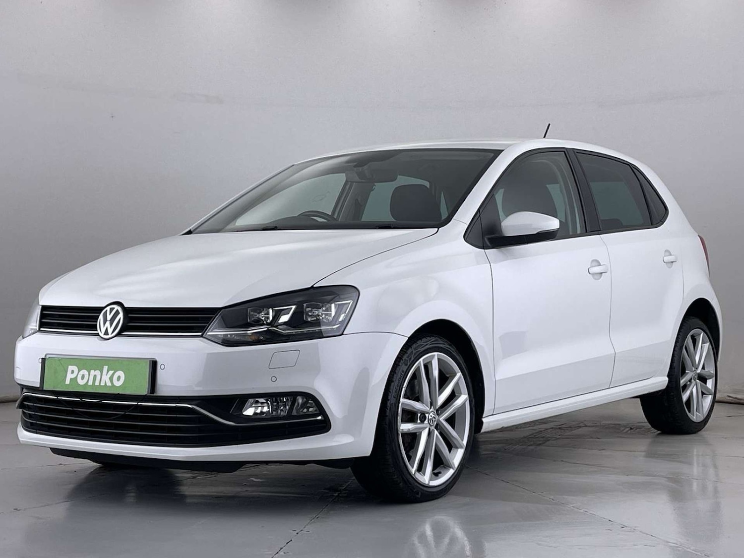 Used Volkswagen Polo 2016 for sale - 76640017: Photo 4