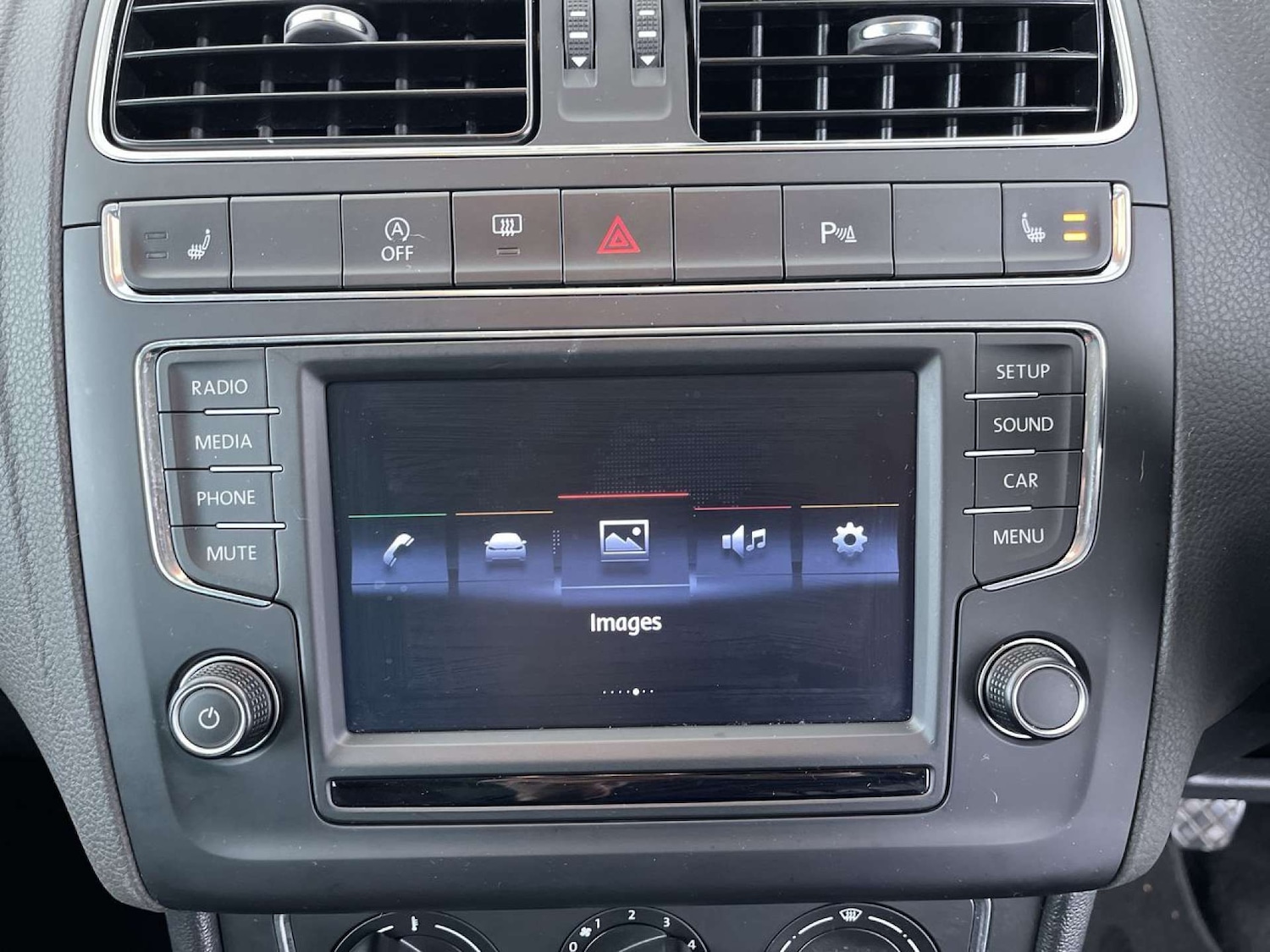 Used Volkswagen Polo 2016 for sale - 76640017: Photo 40