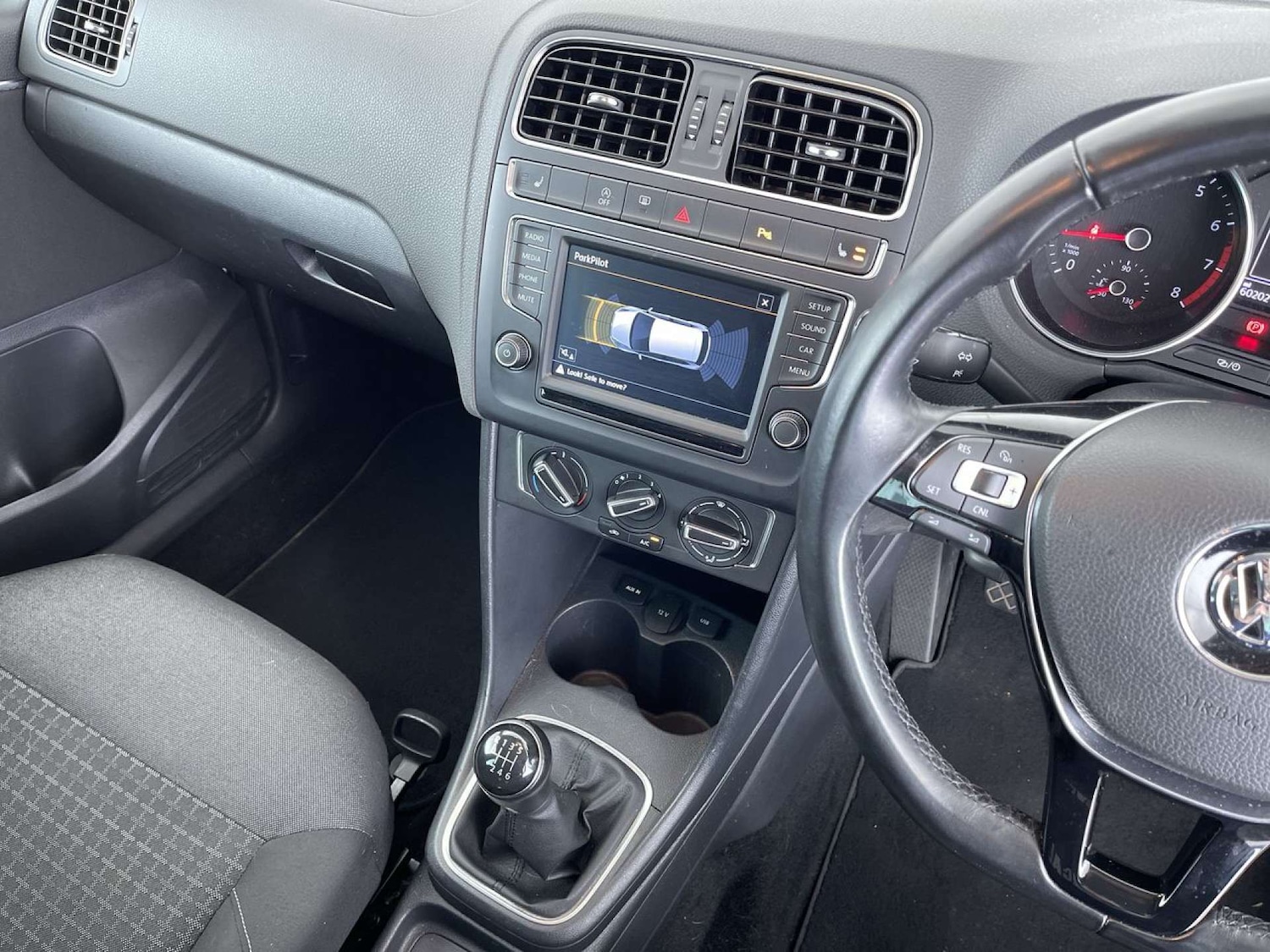 Used Volkswagen Polo 2016 for sale - 76640017: Photo 45