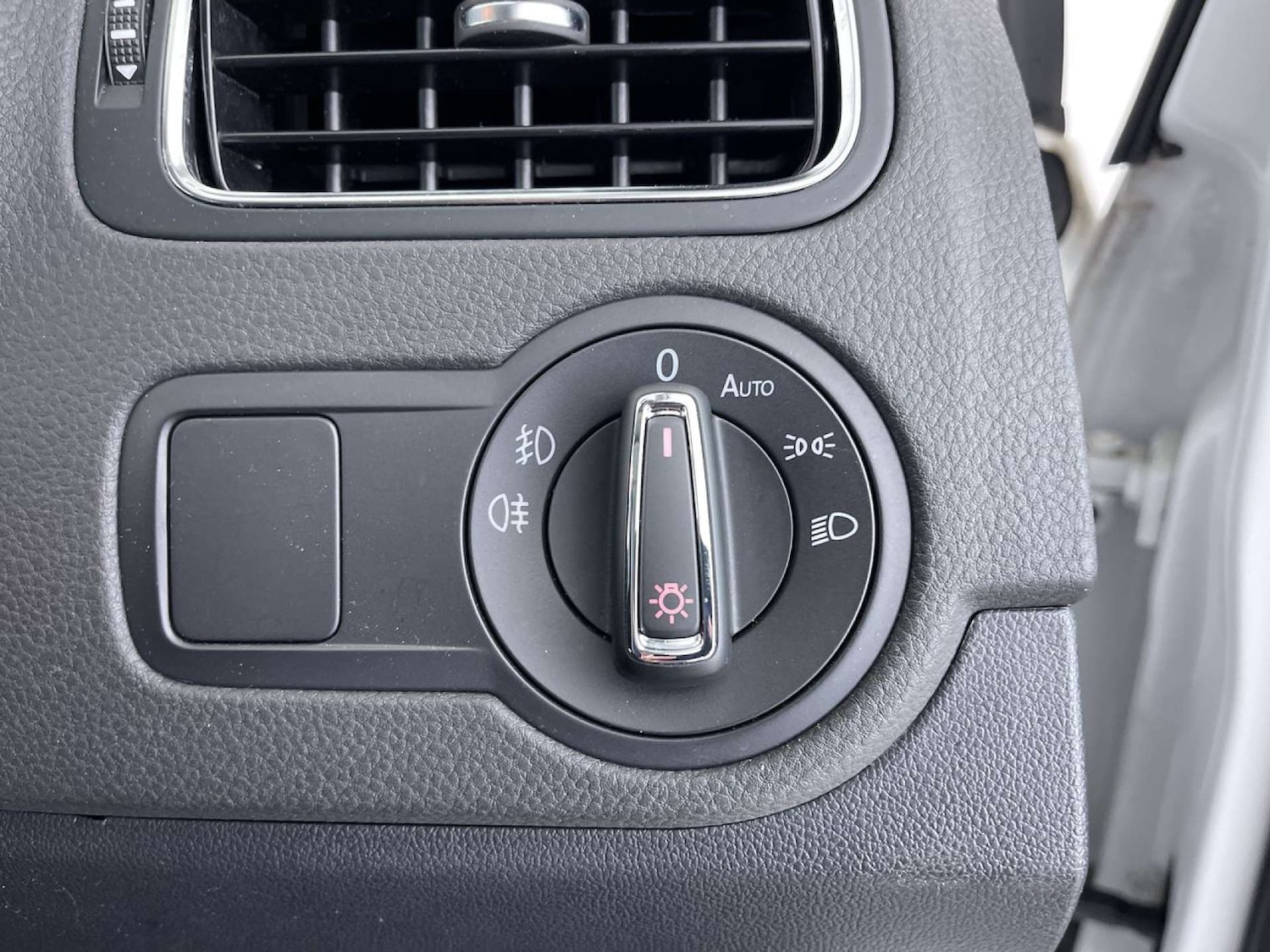 Used Volkswagen Polo 2016 for sale - 76640017: Photo 49