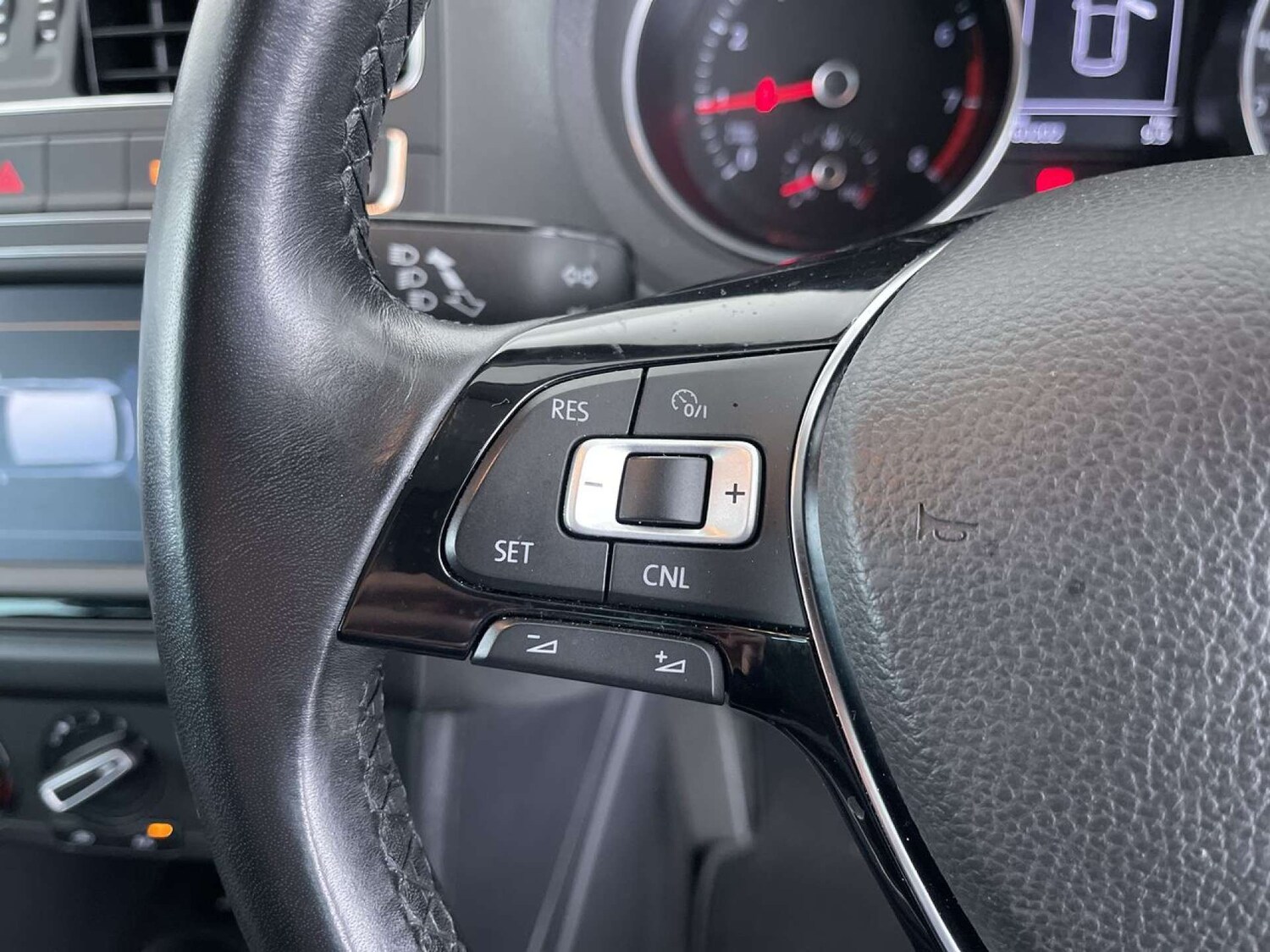 Used Volkswagen Polo 2016 for sale - 76640017: Photo 51