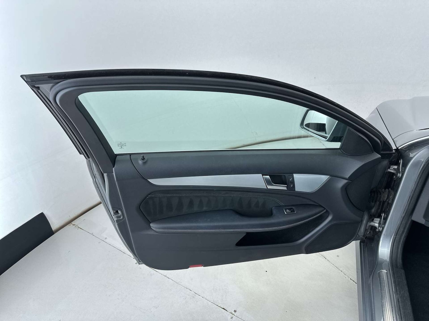 Used Mercedes-Benz C Class 2015 for sale - 77609405: Photo 27