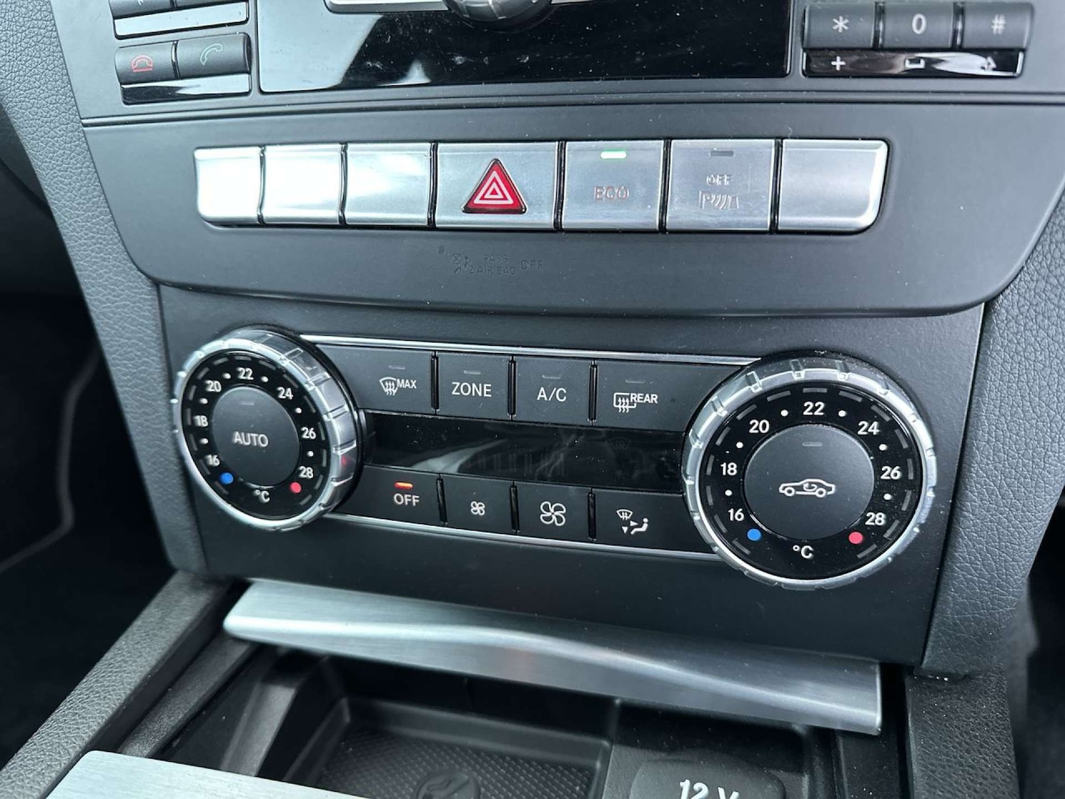 Used Mercedes-Benz C Class 2015 for sale - 77609405: Photo 40