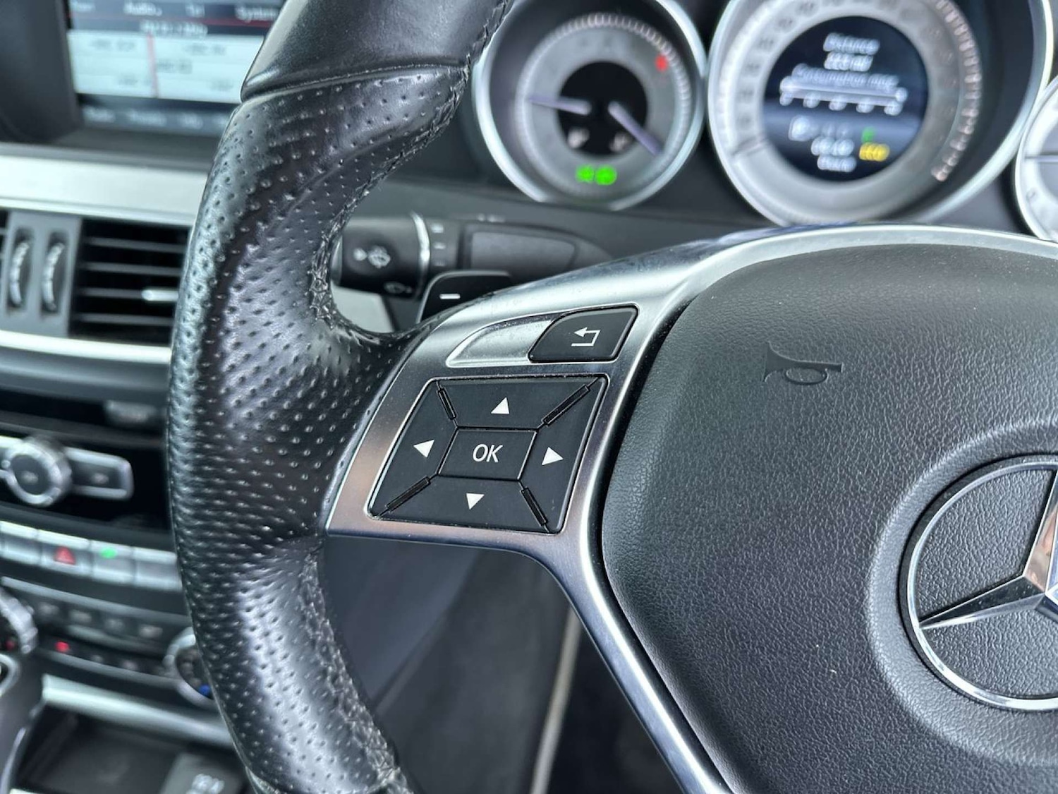 Used Mercedes-Benz C Class 2015 for sale - 77609405: Photo 46