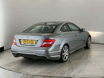 Used Mercedes-Benz C Class 2015 for sale - 77609405: Photo