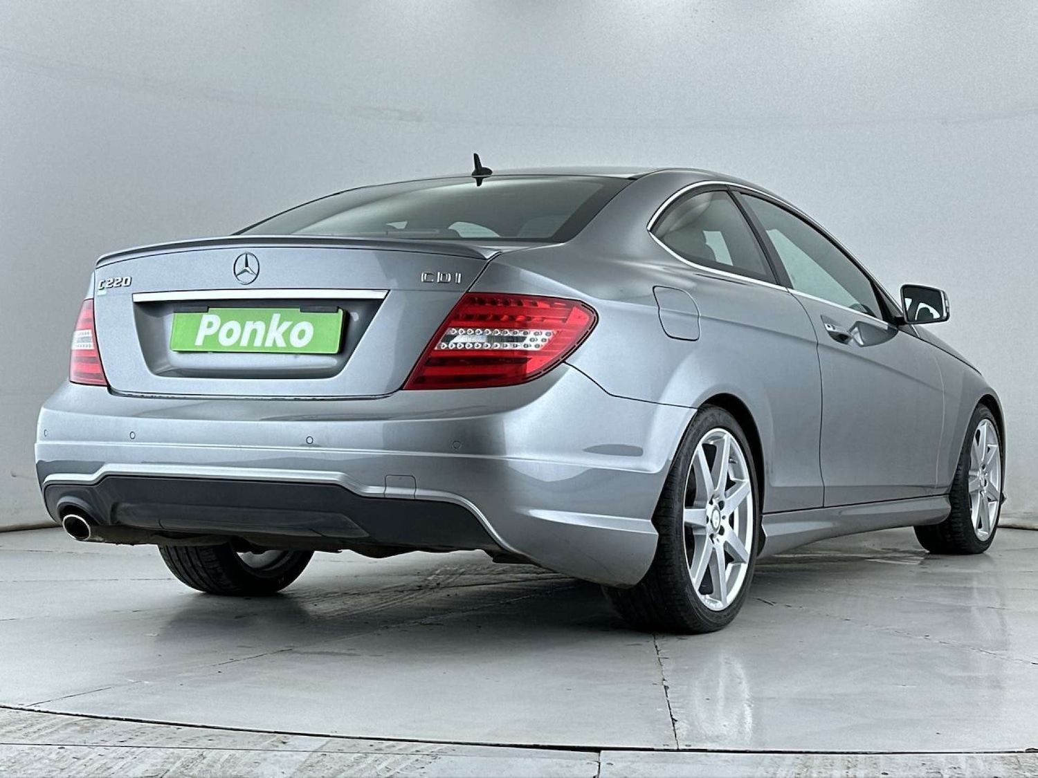 Used Mercedes-Benz C Class 2015 for sale - 77609405: Photo 5