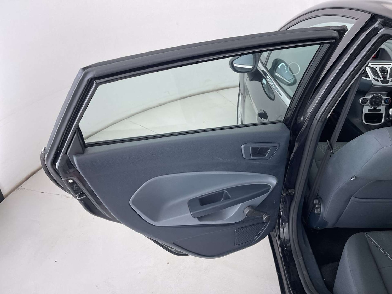 Used Ford Fiesta 2011 for sale - 76005121: Photo 28