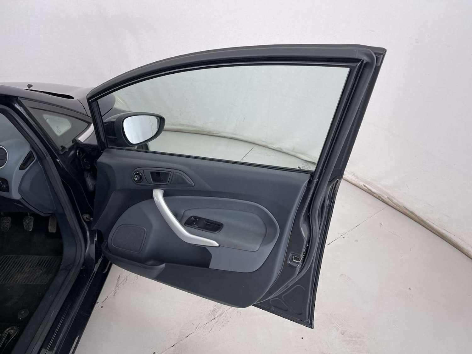 Used Ford Fiesta 2011 for sale - 76005121: Photo 29