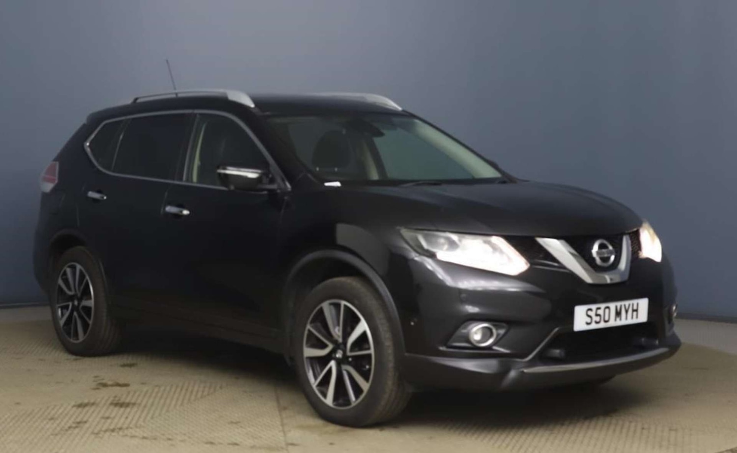 Used Nissan X-Trail 2017 for sale - 76602040: Photo 1