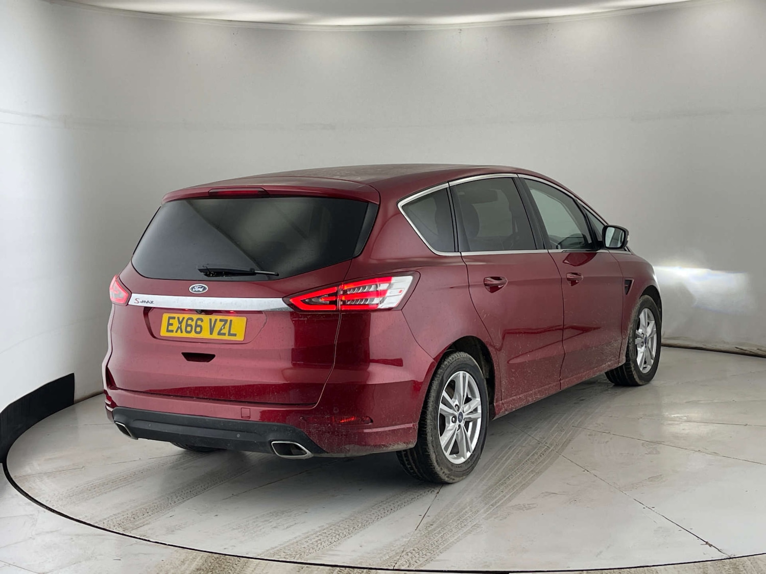 Used Ford S-Max 2016 for sale - 76509330: Photo 4