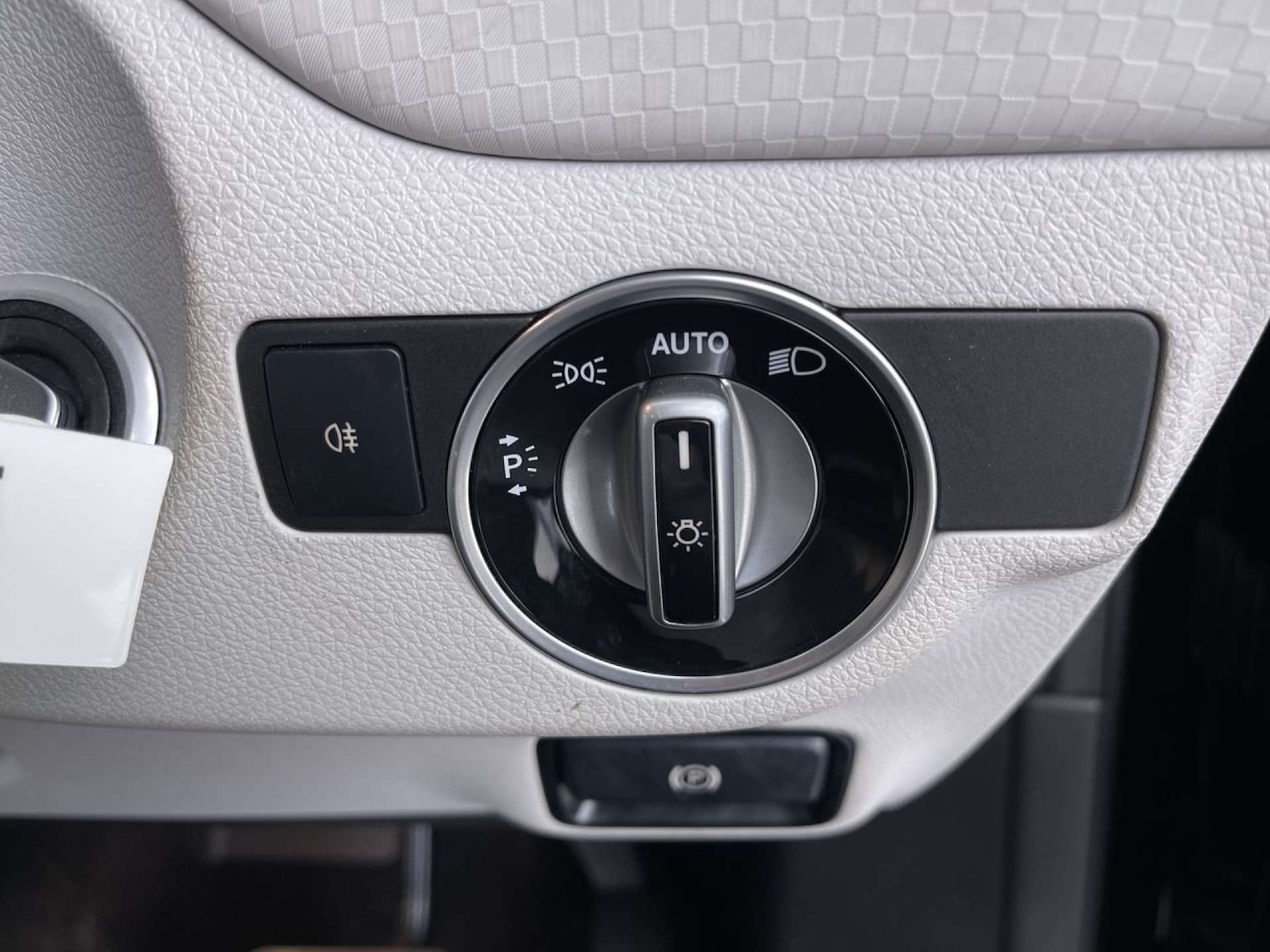 Used Mercedes-Benz A-Class 2016 for sale - 76623852: Photo 48