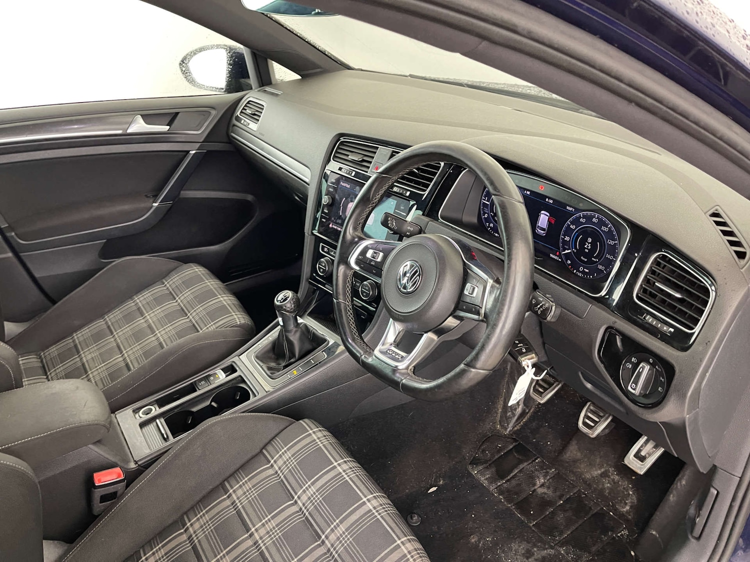 Used Volkswagen Golf 2017 for sale - 76352642: Photo 11