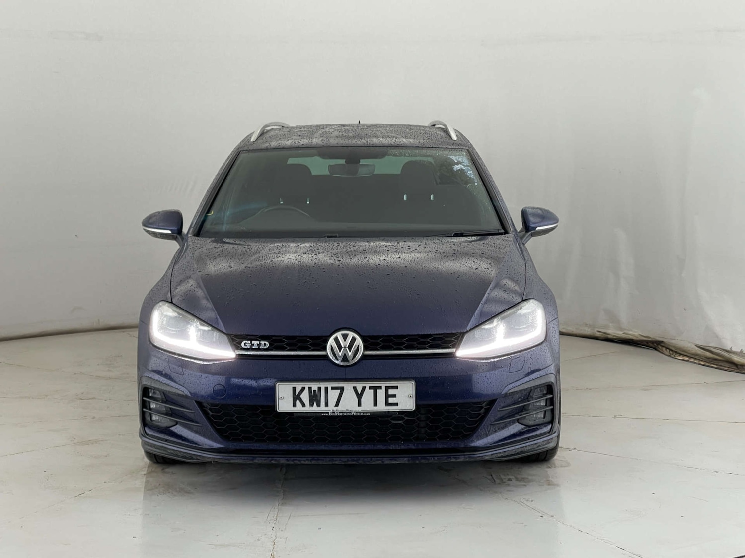 Used Volkswagen Golf 2017 for sale - 76352642: Photo 2