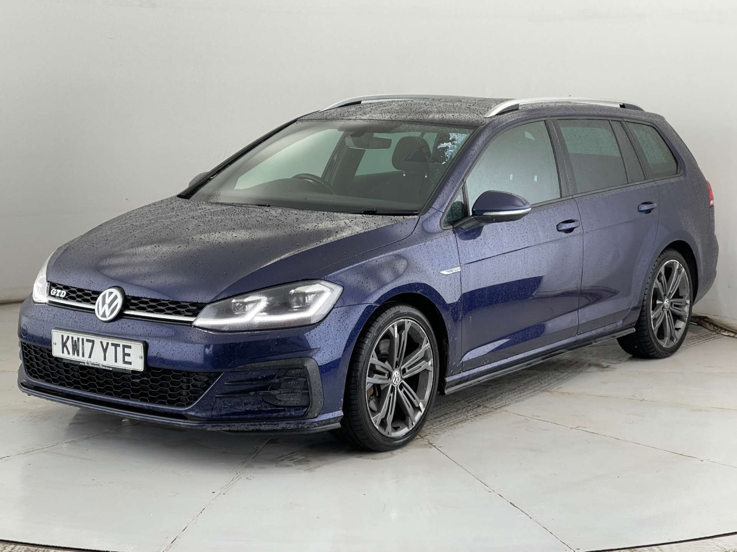 Used Volkswagen Golf 2017 for sale - 76352642: Photo 3