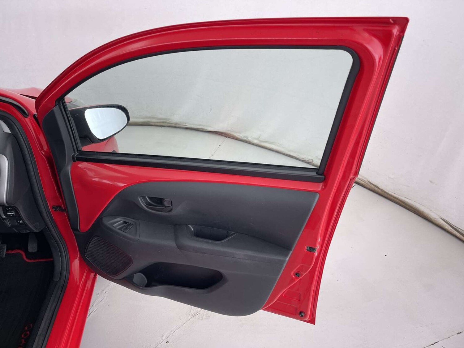 Used Toyota AYGO 2015 for sale - 76762556: Photo 29