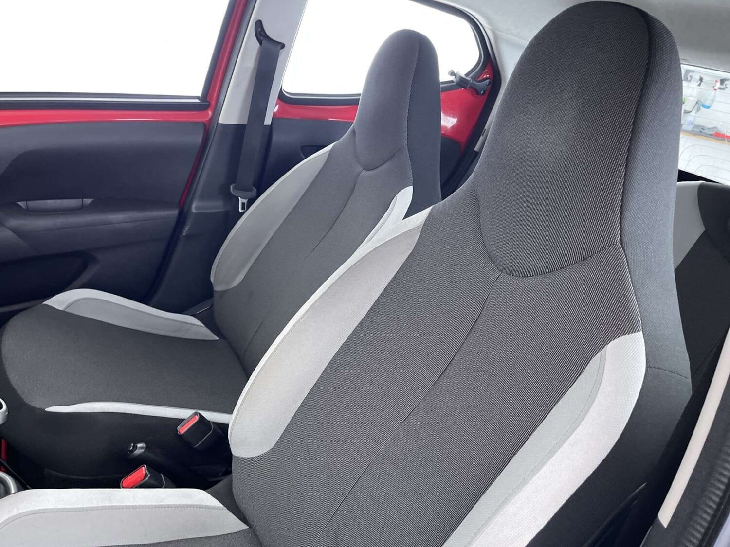 Used Toyota AYGO 2015 for sale - 76762556: Photo 31