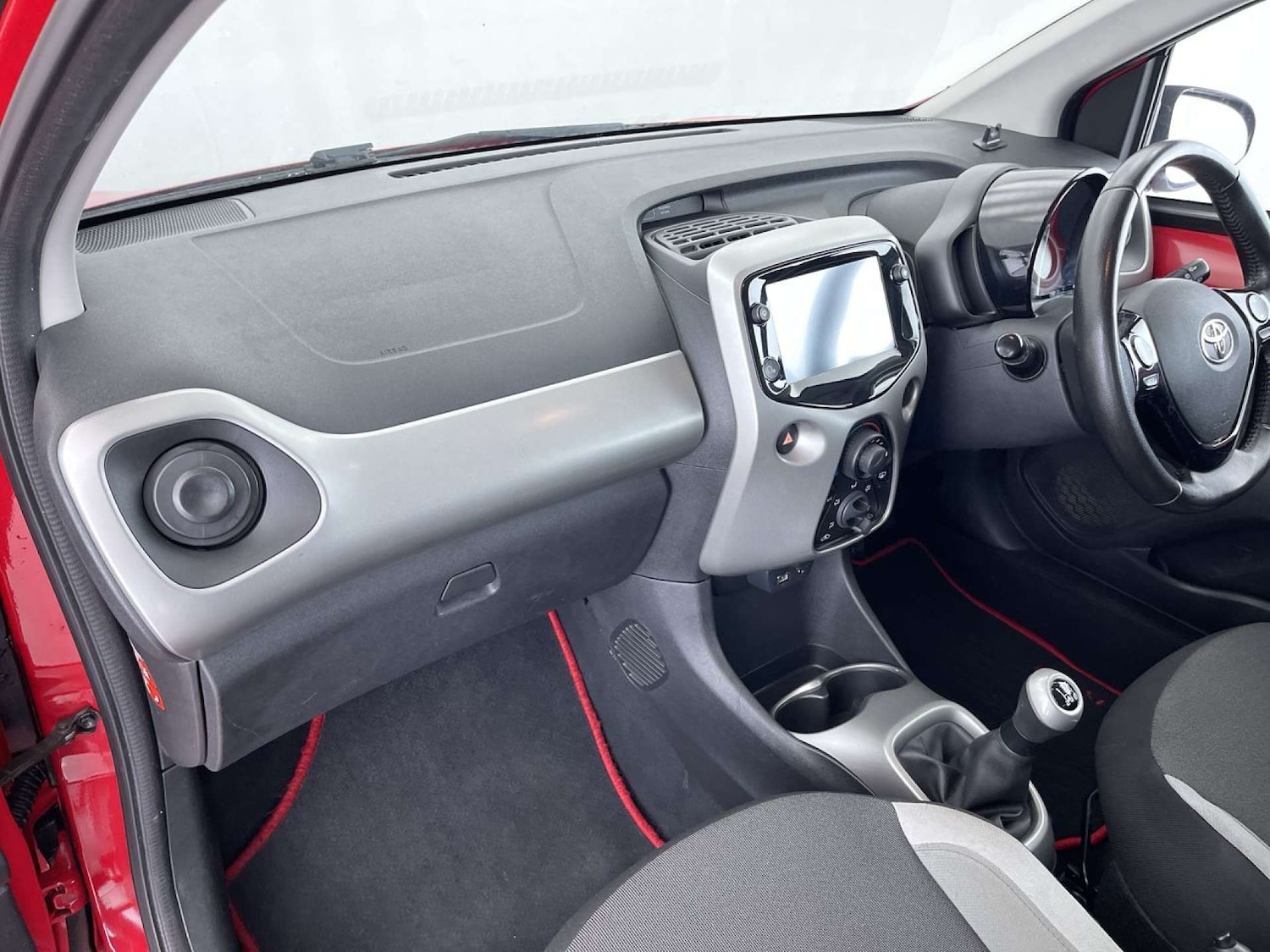 Used Toyota AYGO 2015 for sale - 76762556: Photo 32