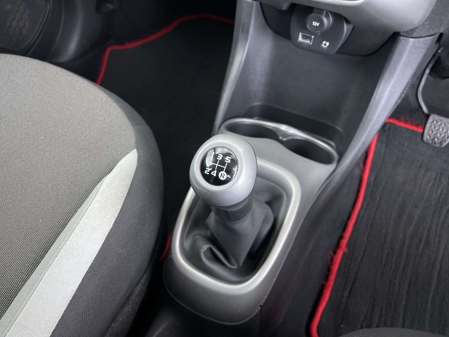 Used Toyota AYGO 2015 for sale - 76762556: Photo 46