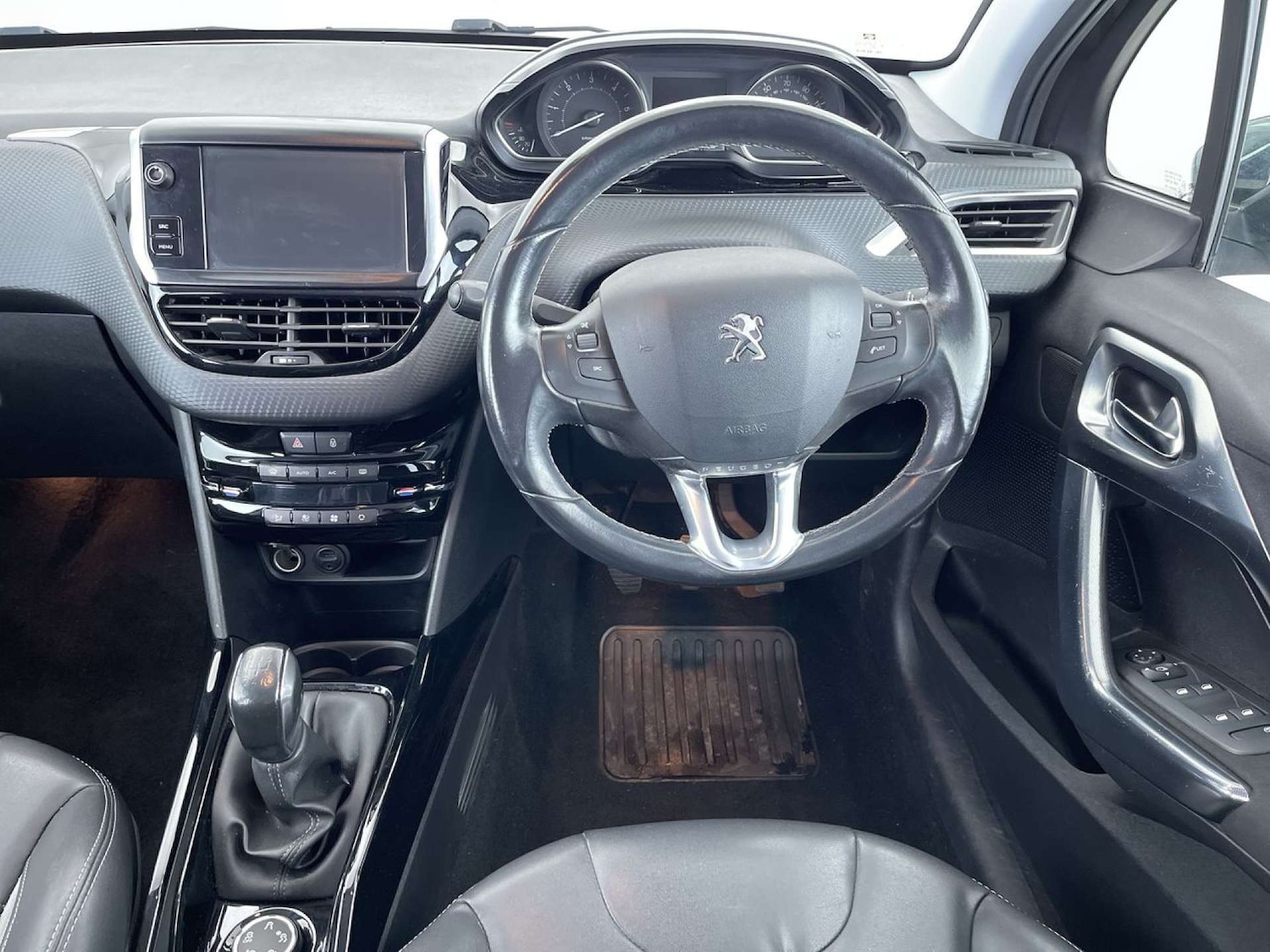 Used Peugeot 2008 2016 for sale - 76682723: Photo 35