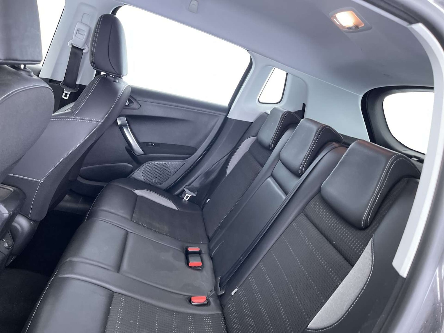 Used Peugeot 2008 2016 for sale - 76682723: Photo 9