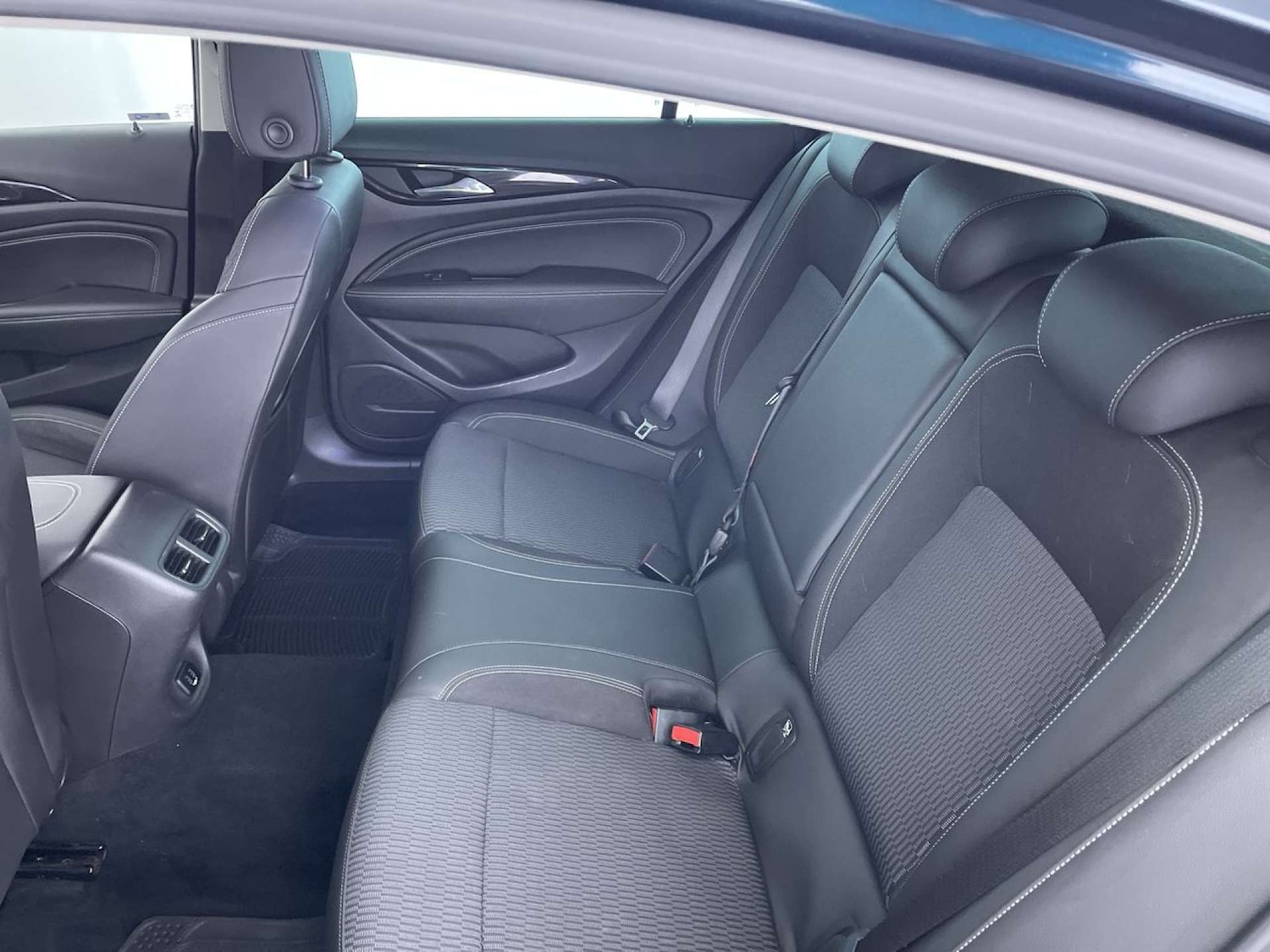 Used Vauxhall Insignia 2017 for sale - 76509337: Photo 9