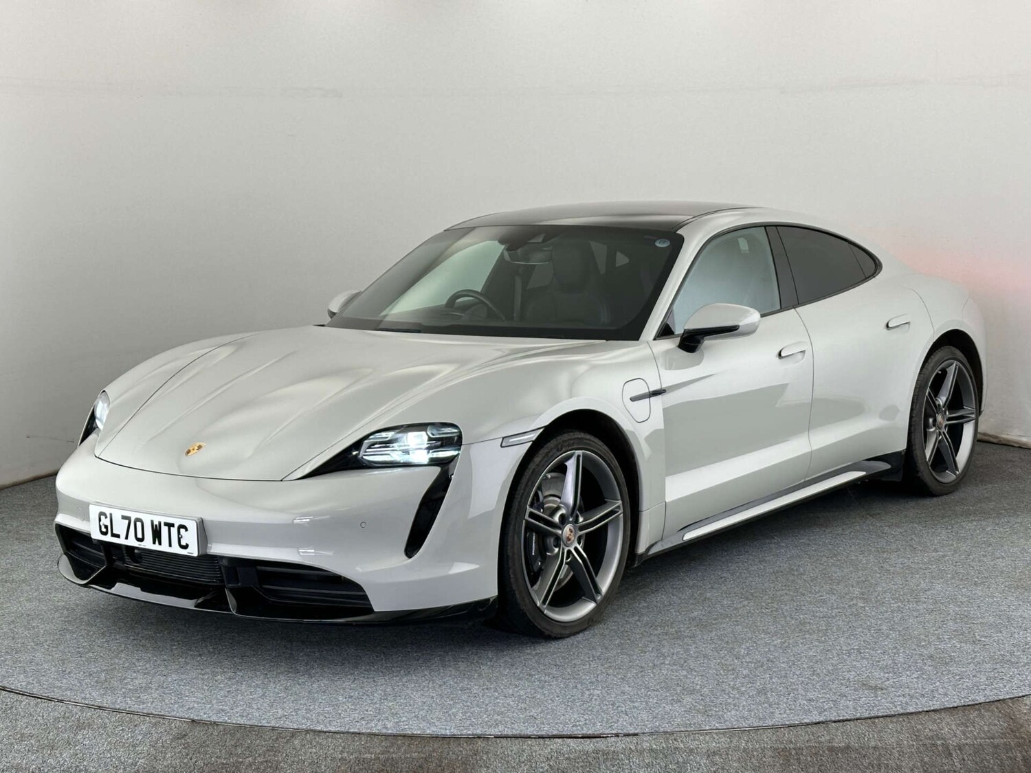 Used Porsche Taycan 2020 for sale - 78165558: Photo 3