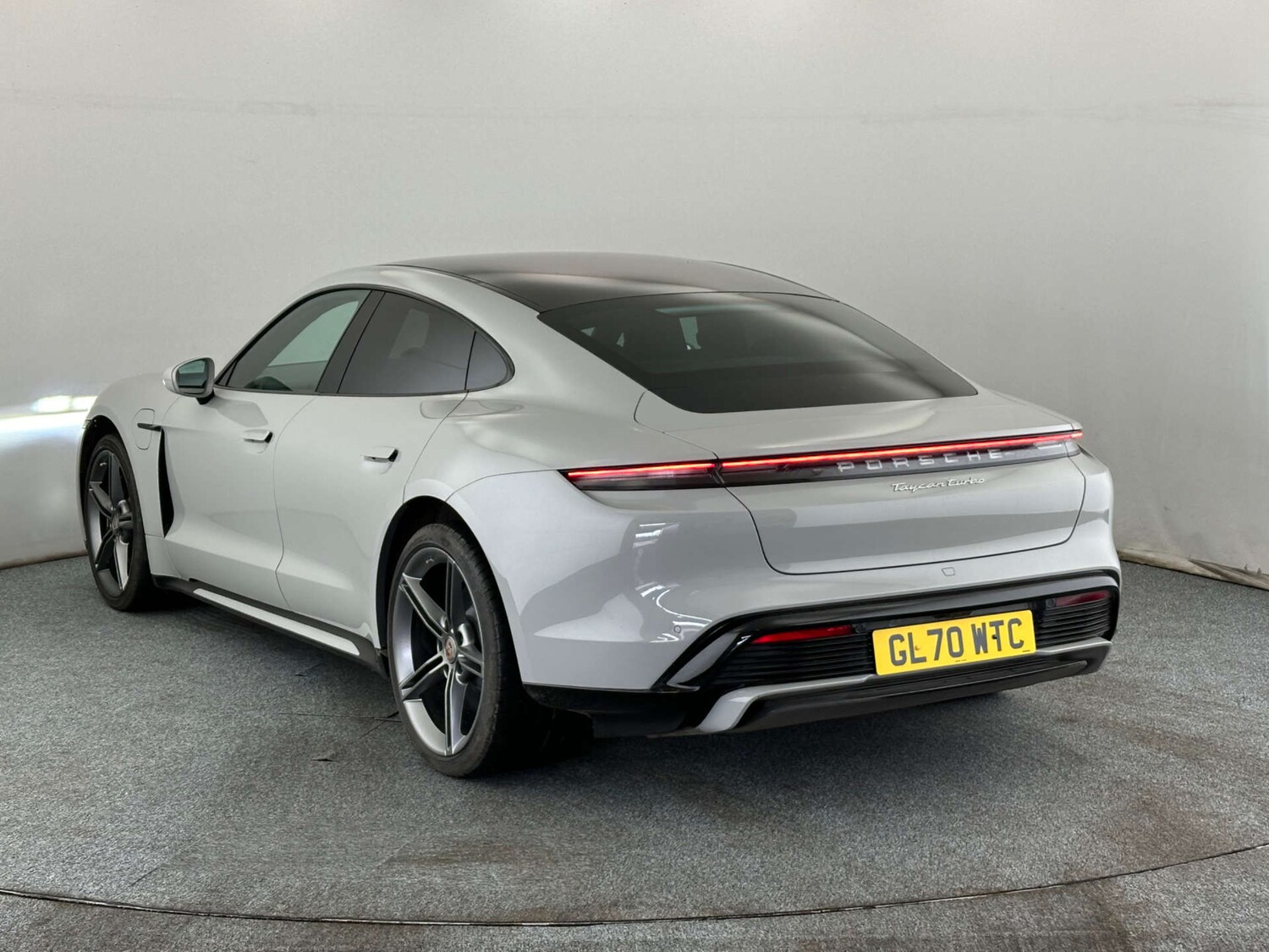 Used Porsche Taycan 2020 for sale - 78165558: Photo 6