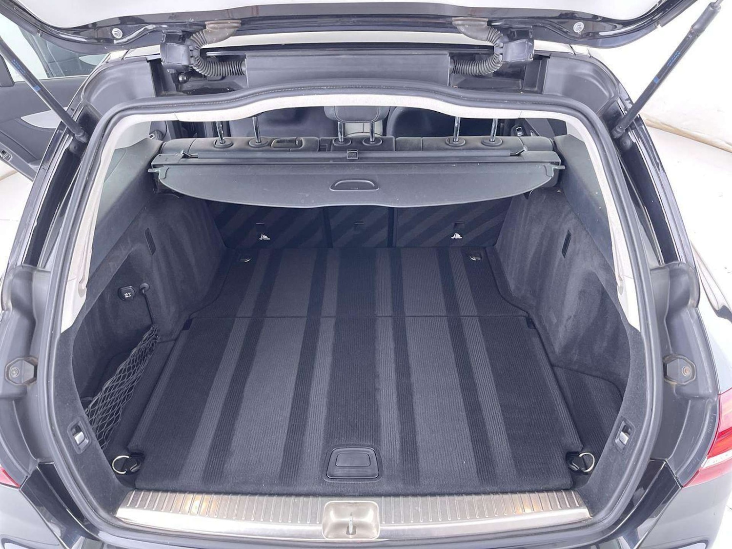 Used Mercedes-Benz C Class 2015 for sale - 76698015: Photo 10