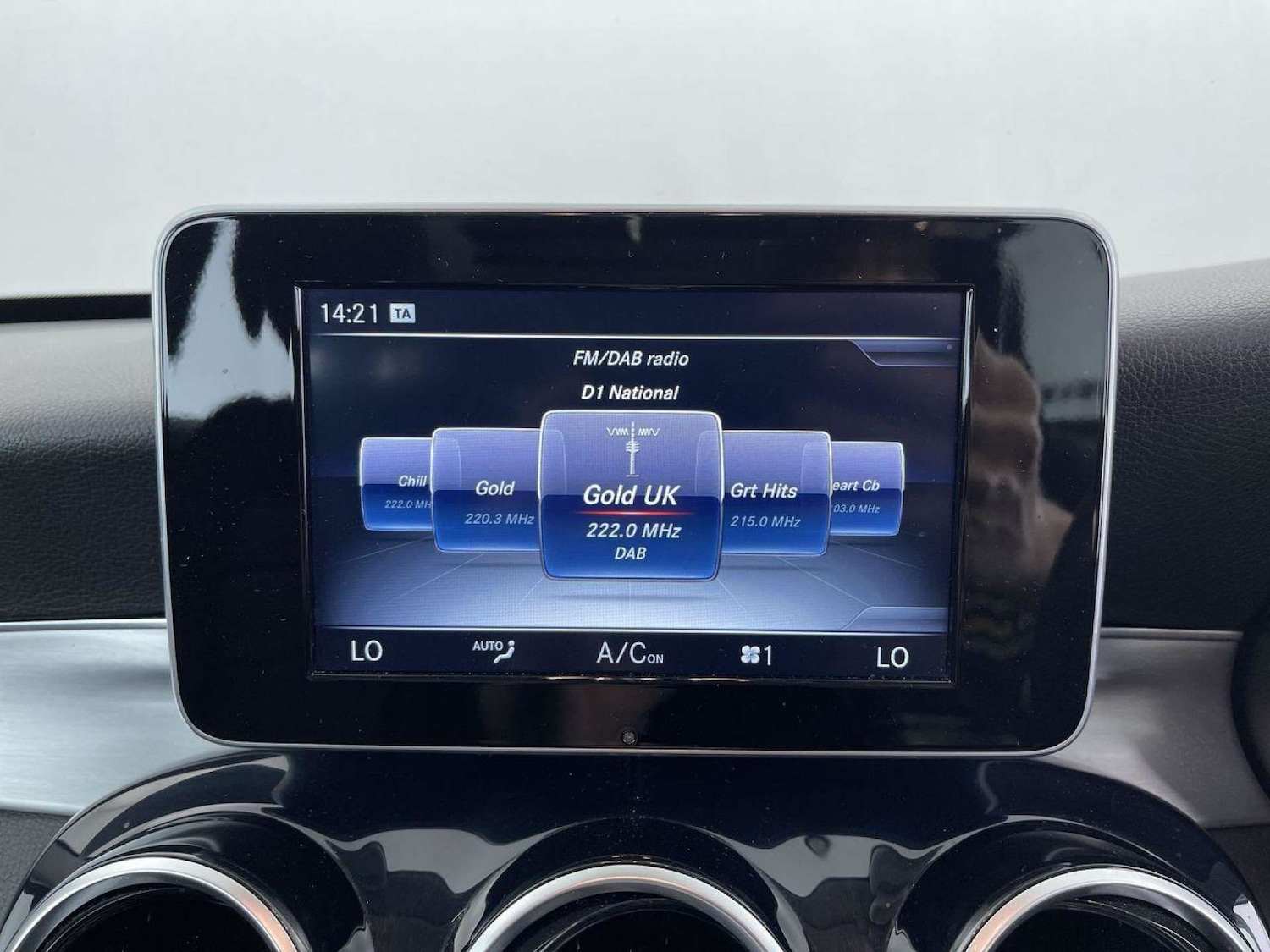 Used Mercedes-Benz C Class 2015 for sale - 76698015: Photo 100