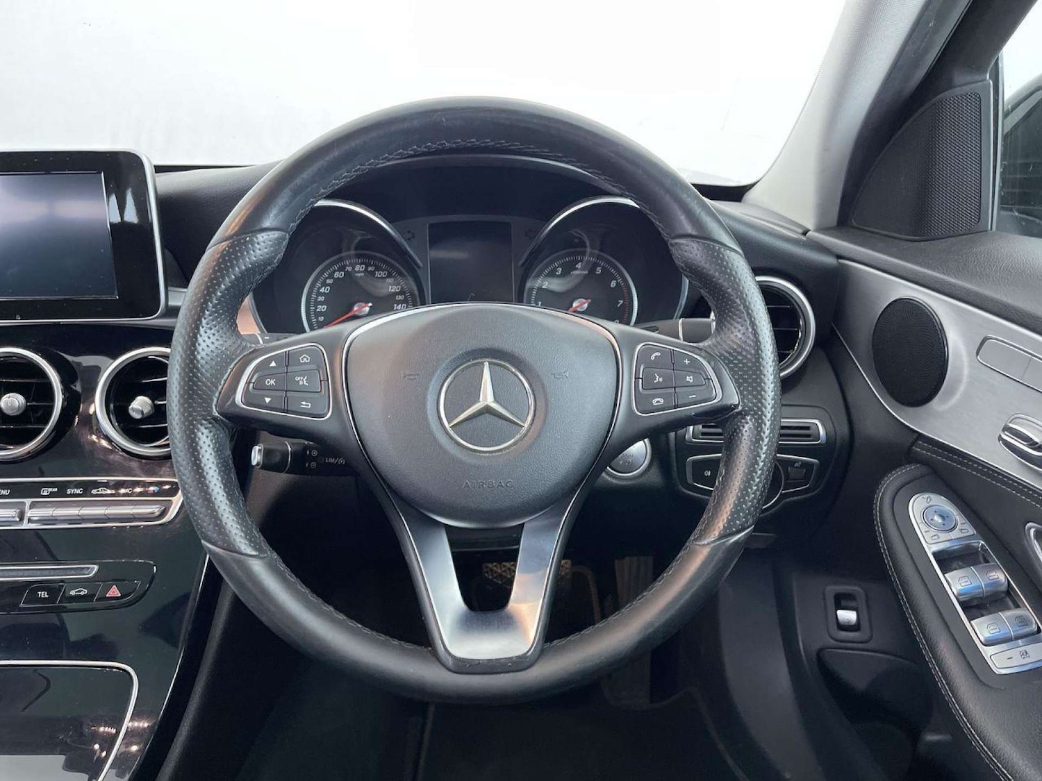 Used Mercedes-Benz C Class 2015 for sale - 76698015: Photo 36