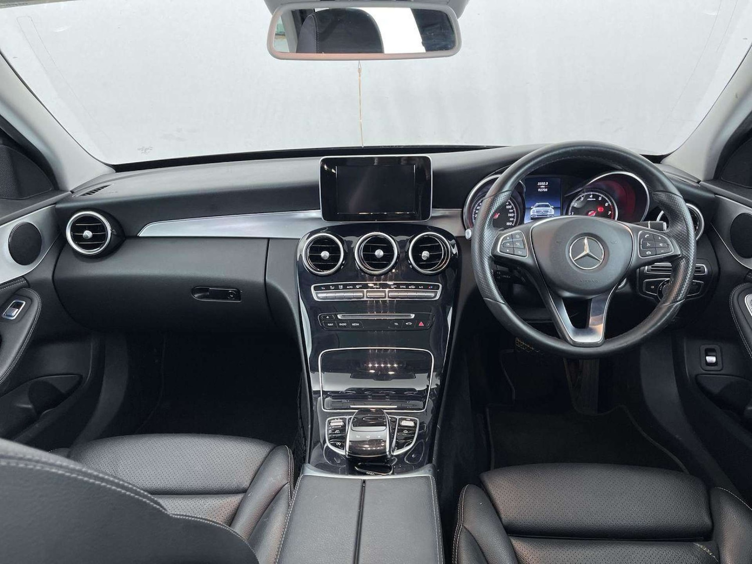 Used Mercedes-Benz C Class 2015 for sale - 76698015: Photo 8