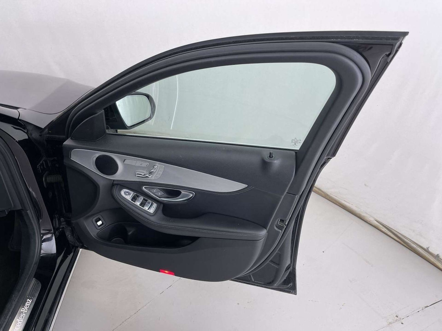 Used Mercedes-Benz C Class 2015 for sale - 76698015: Photo 88