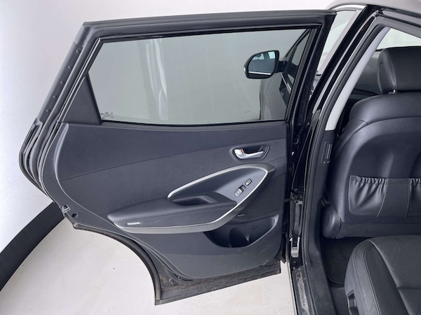 Used Hyundai Santa Fe 2017 for sale - 76038488: Photo 28