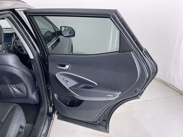 Used Hyundai Santa Fe 2017 for sale - 76038488: Photo 30