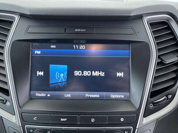 Used Hyundai Santa Fe 2017 for sale - 76038488: Photo 40