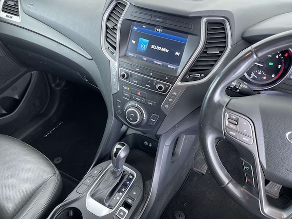 Used Hyundai Santa Fe 2017 for sale - 76038488: Photo 44
