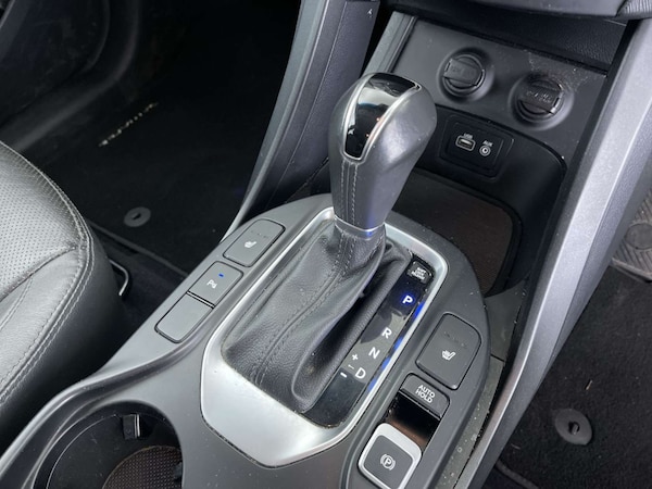Used Hyundai Santa Fe 2017 for sale - 76038488: Photo 46