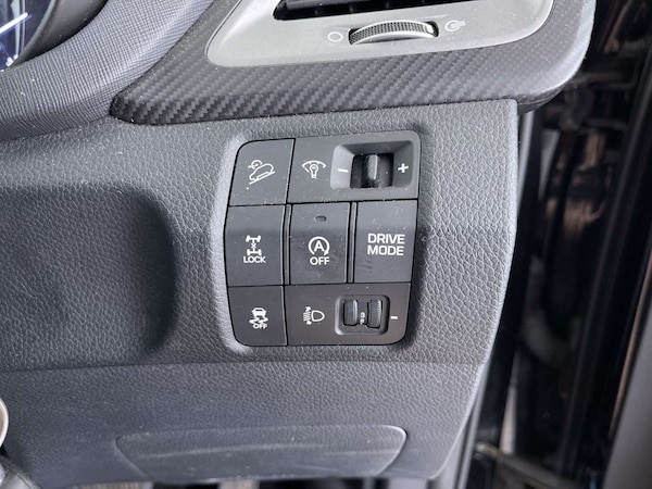 Used Hyundai Santa Fe 2017 for sale - 76038488: Photo 48