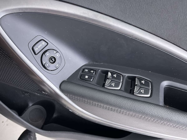 Used Hyundai Santa Fe 2017 for sale - 76038488: Photo 49