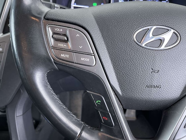 Used Hyundai Santa Fe 2017 for sale - 76038488: Photo 50