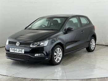 Used Volkswagen Polo 2015 for sale - 77667837: Photo