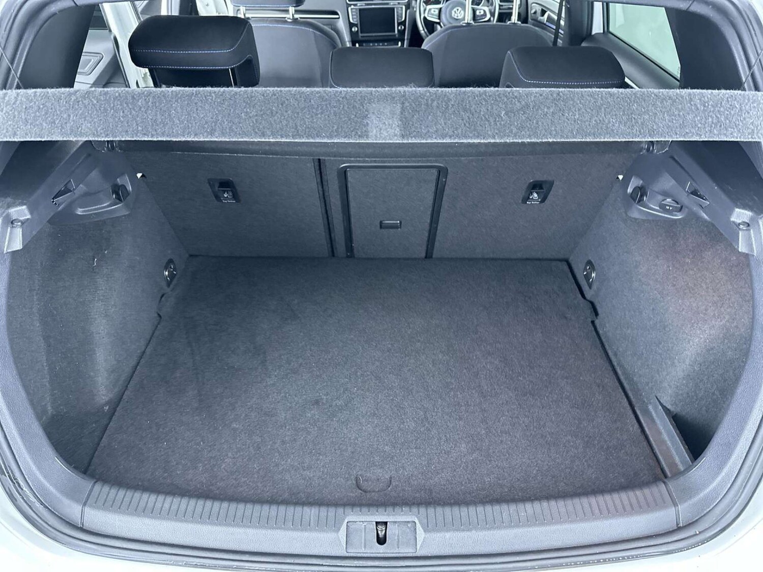 Used Volkswagen Golf 2016 for sale - 77609404: Photo 10