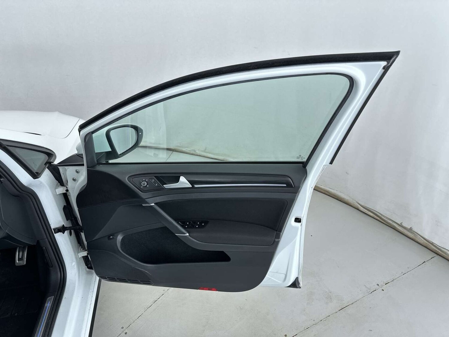 Used Volkswagen Golf 2016 for sale - 77609404: Photo 29