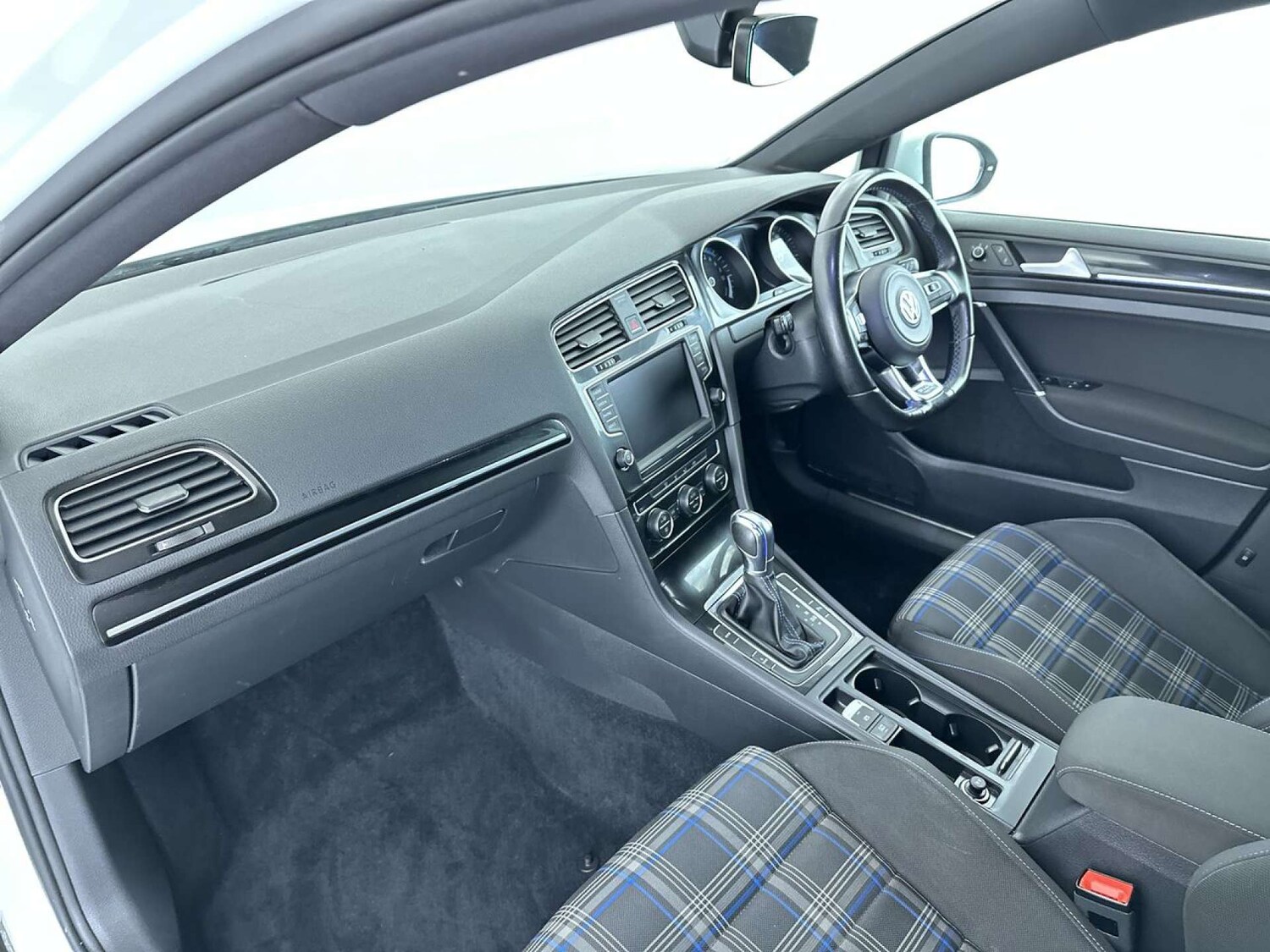 Used Volkswagen Golf 2016 for sale - 77609404: Photo 32