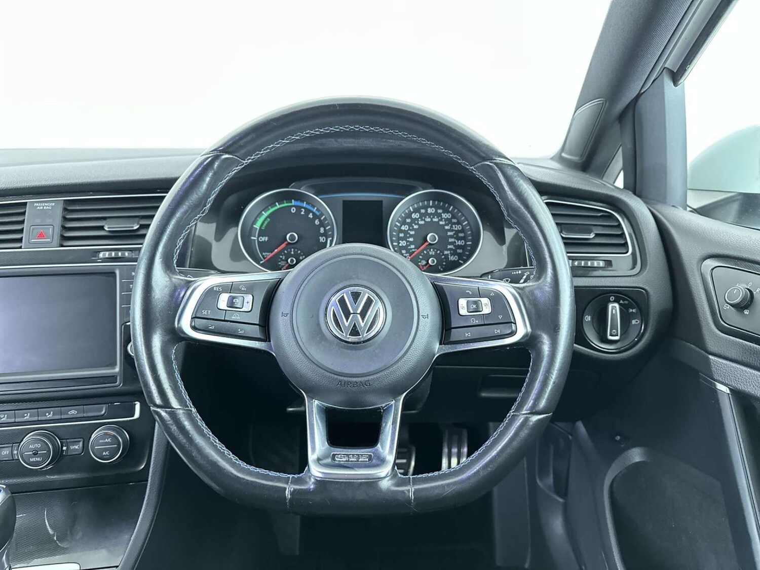 Used Volkswagen Golf 2016 for sale - 77609404: Photo 36