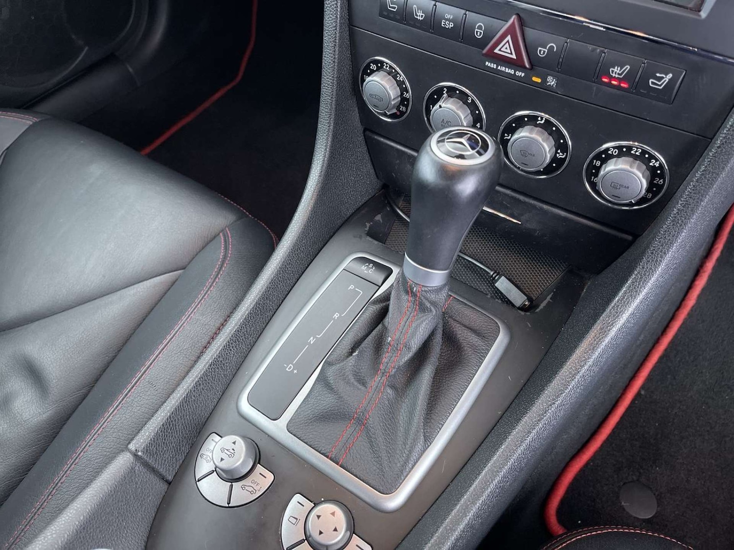 Used Mercedes-Benz SLK 2009 for sale - 77594778: Photo 42